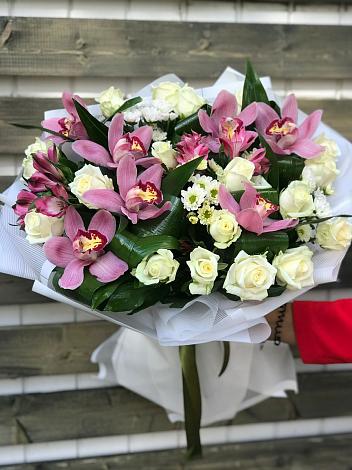 Букет цветов из: Розы и Хризантемы в Октябрьский Хабаровский край
