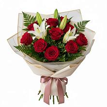 Букет цветов из:  Лилии и Розы в Октябрьский Хабаровский край