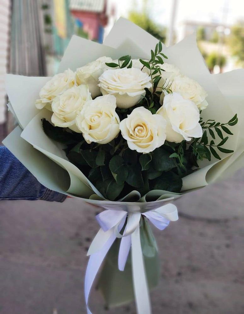 Букет Белые розы Проуд в Октябрьский Хабаровский край