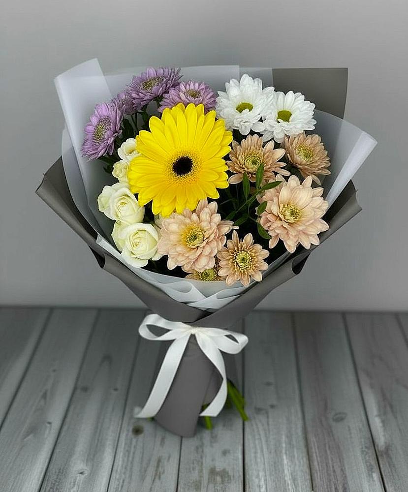 Букет цветов из: Розы, Герберы и Хризантемы в Октябрьский Хабаровский край