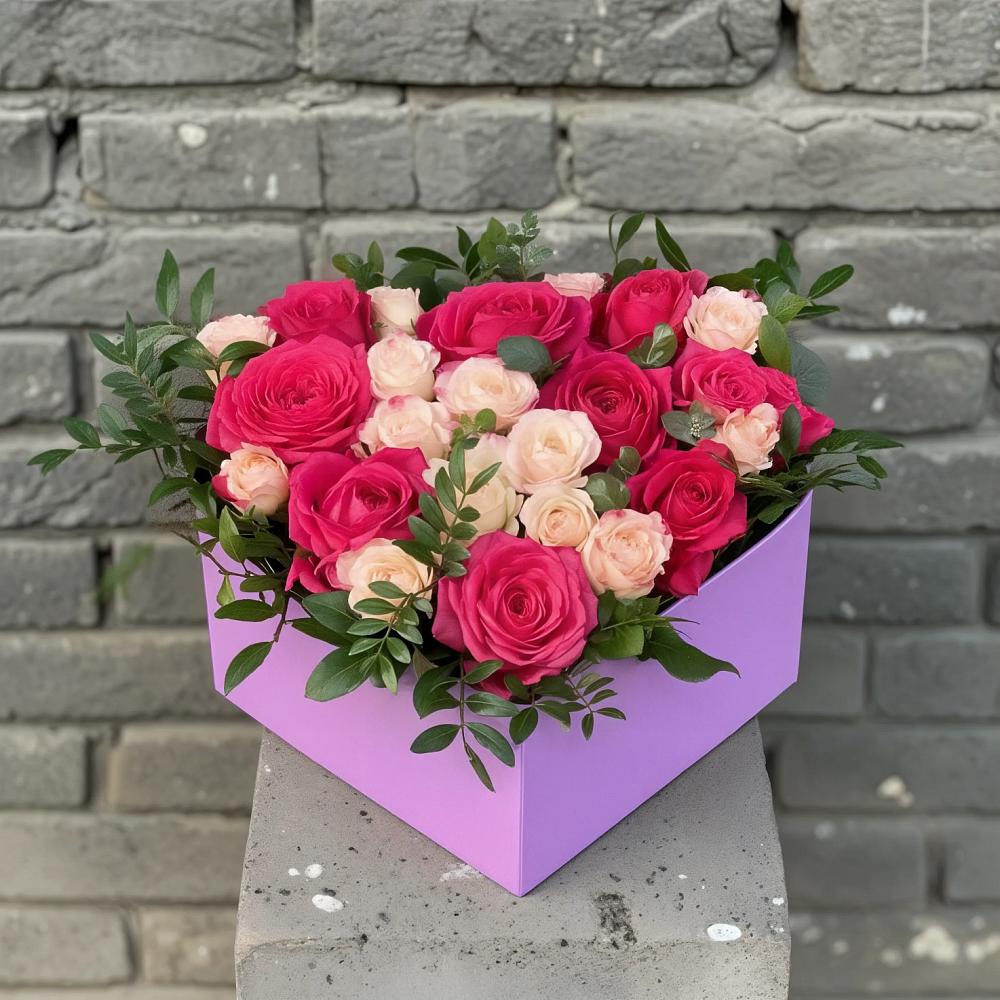 Цветочная композиция из Розы в коробке в Октябрьский Хабаровский край