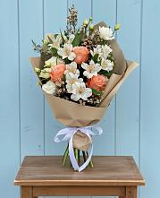 Букет цветов из:  Альстромерии, Лизиантусы, Розы и Хризантемы #REPLACE_PRED# Октябрьский Хабаровский край