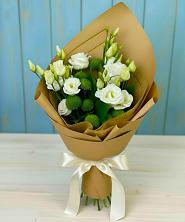 Букет цветов из:  Хризантемы и Лизиантусы в Октябрьский Хабаровский край