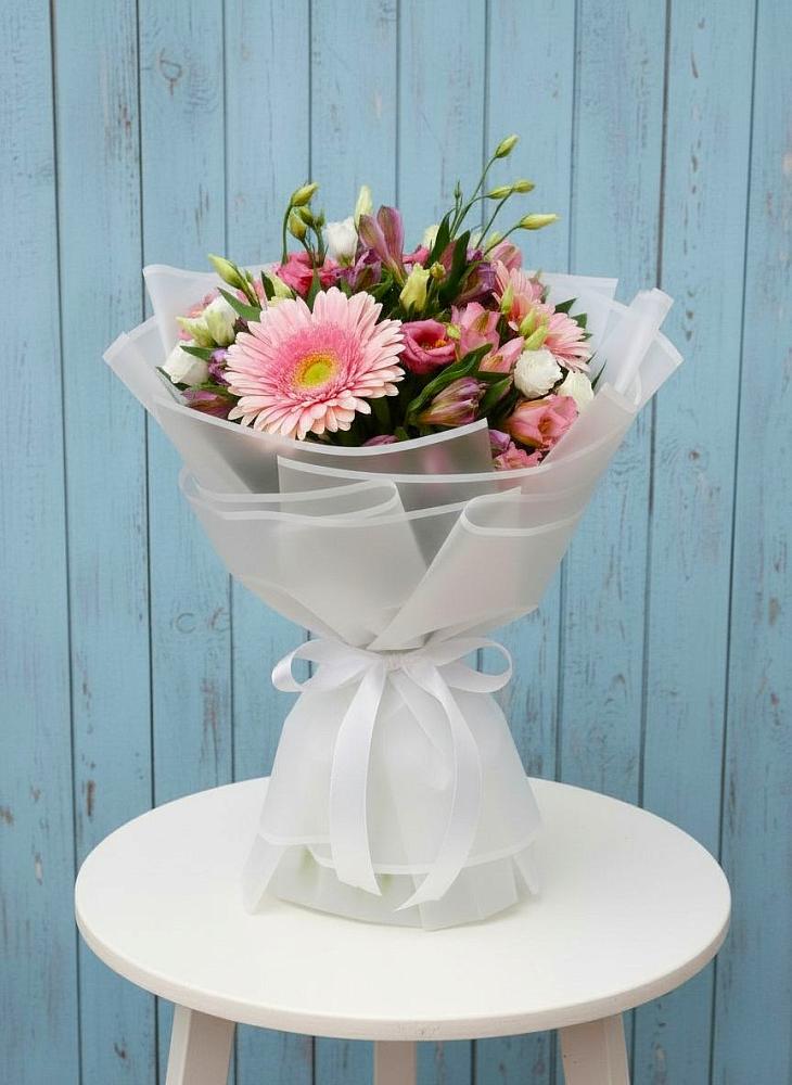 Букет цветов из: Герберы, Альстромерии и Лизиантусы в Октябрьский Хабаровский край