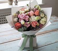 Букет цветов из:  Розы, Лизиантусы и Гвоздики в Октябрьский Хабаровский край