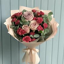 Букет цветов из:  Гвоздики и Розы в Октябрьский Хабаровский край