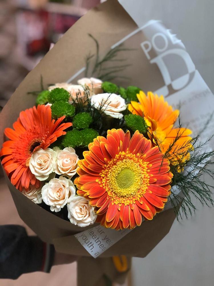 Букет цветов из: Герберы, Хризантемы и Розы в Октябрьский Хабаровский край