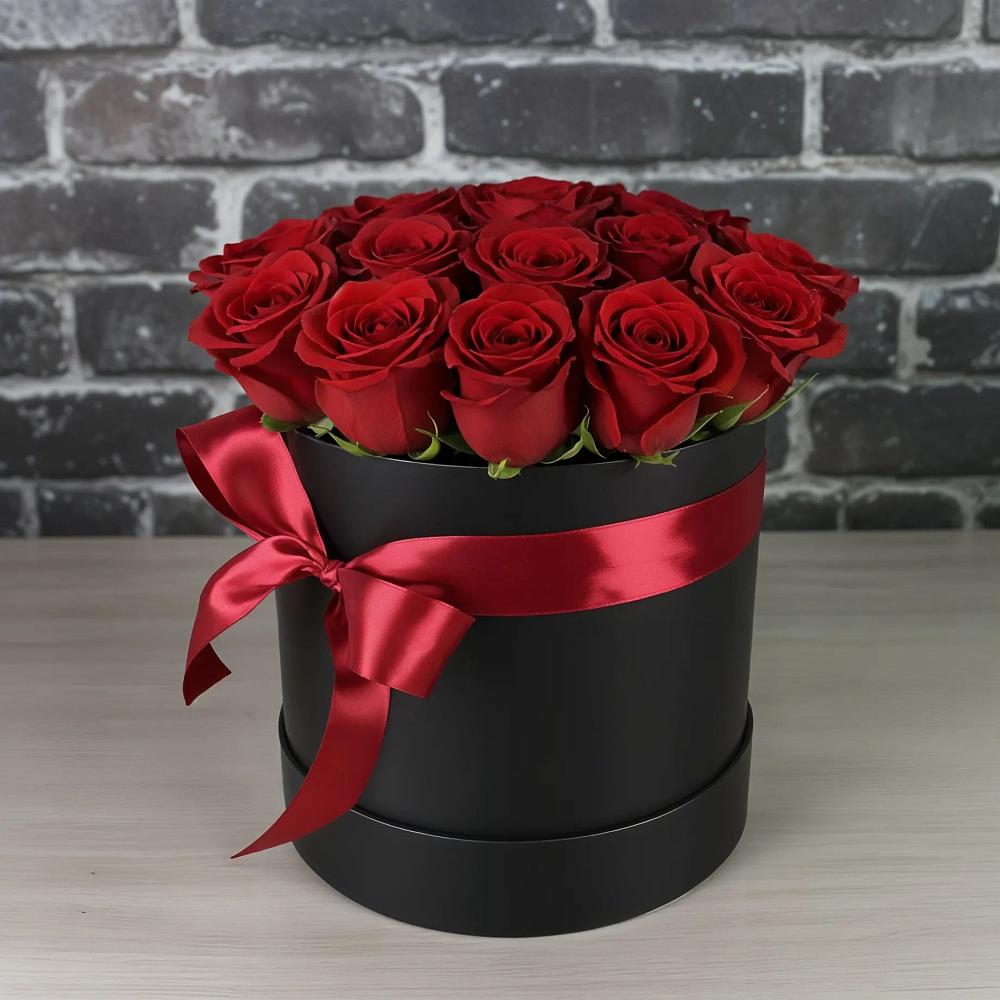 Цветочная композиция из Розы в шляпной коробке в Октябрьский Хабаровский край